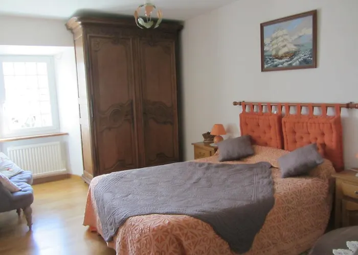 Couette-café La Robinière 3*