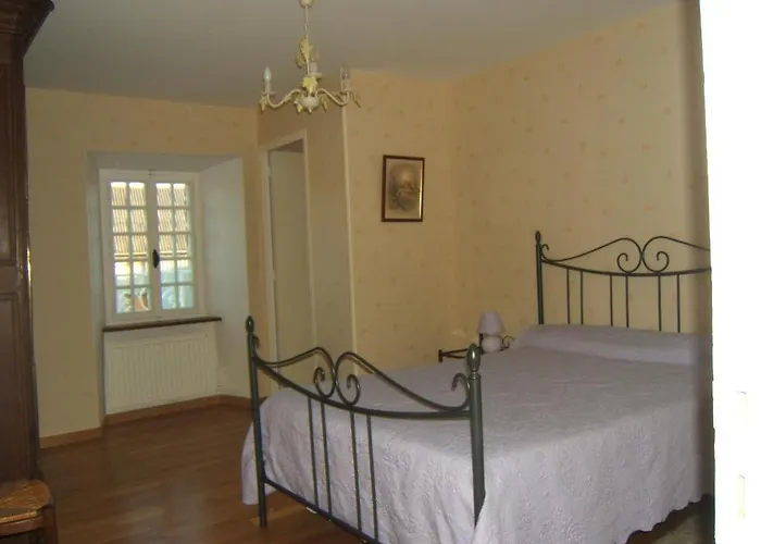 Couette-café La Robinière 3*